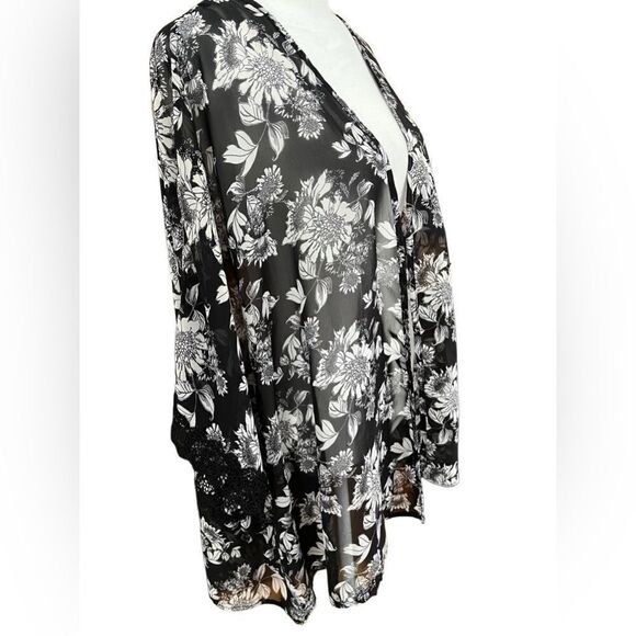Papermoon designed Exclusively for Stitch Fix black/white kimono style top sz S - Picture 5 of 6